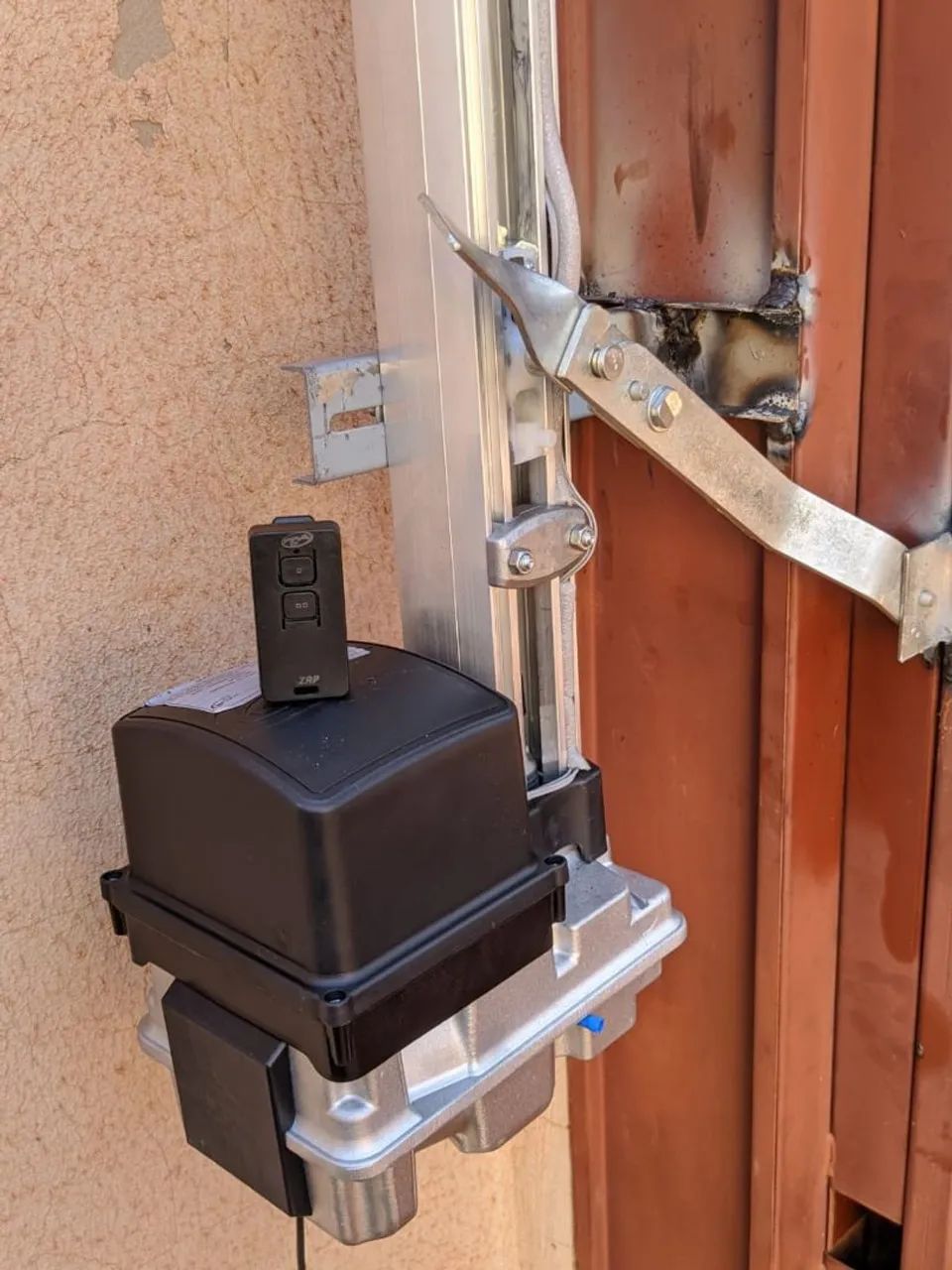Manutenção em Motor De Portão 