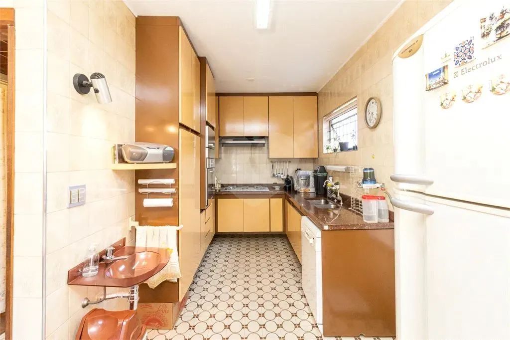 Casa térrea à venda no Alto da Lapa  Ampla, versátil e perfeita para famílias grandes ou p - Foto 6