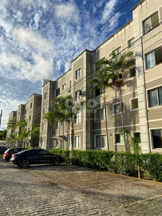 Apartamento no condomínio Nova Aurora