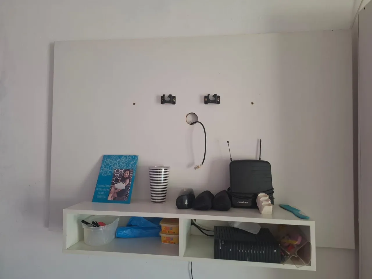 Prateleira e suporte para TV