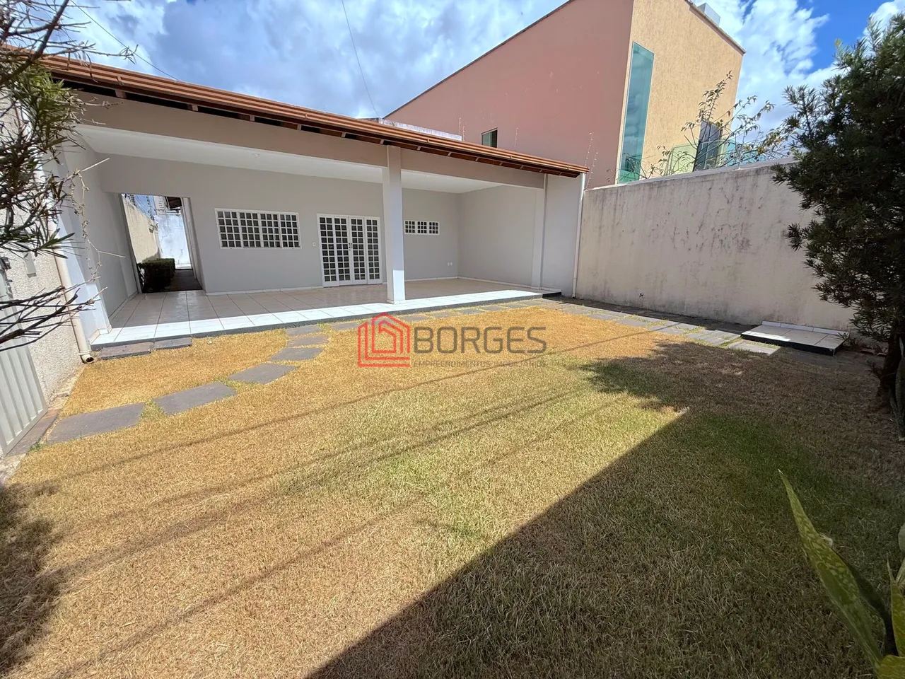 Imóvel Comercial ou residencial com 3 quartos de Esquina para Locação no Maranhão Novo