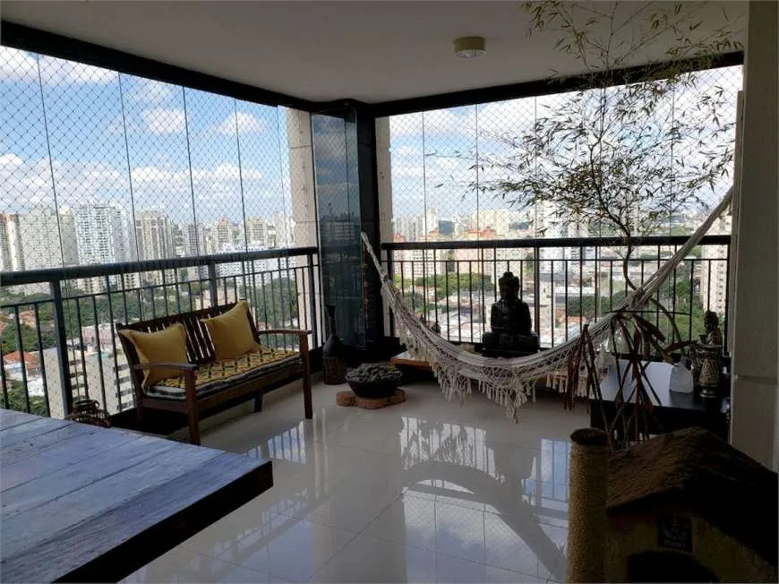 A. PINHEIROS CONDOMINIO CLUBE