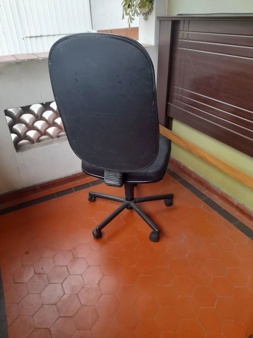 Cadeira de Escritório Ergonômica Preta - Foto 2