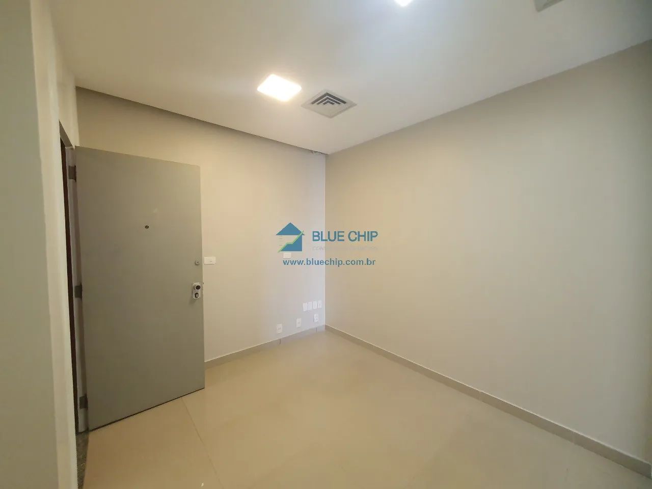 Salas para locação no Edifício Centro da Barra - Barra da Tijuca com 65m² por R$2.000,00 - Foto 2