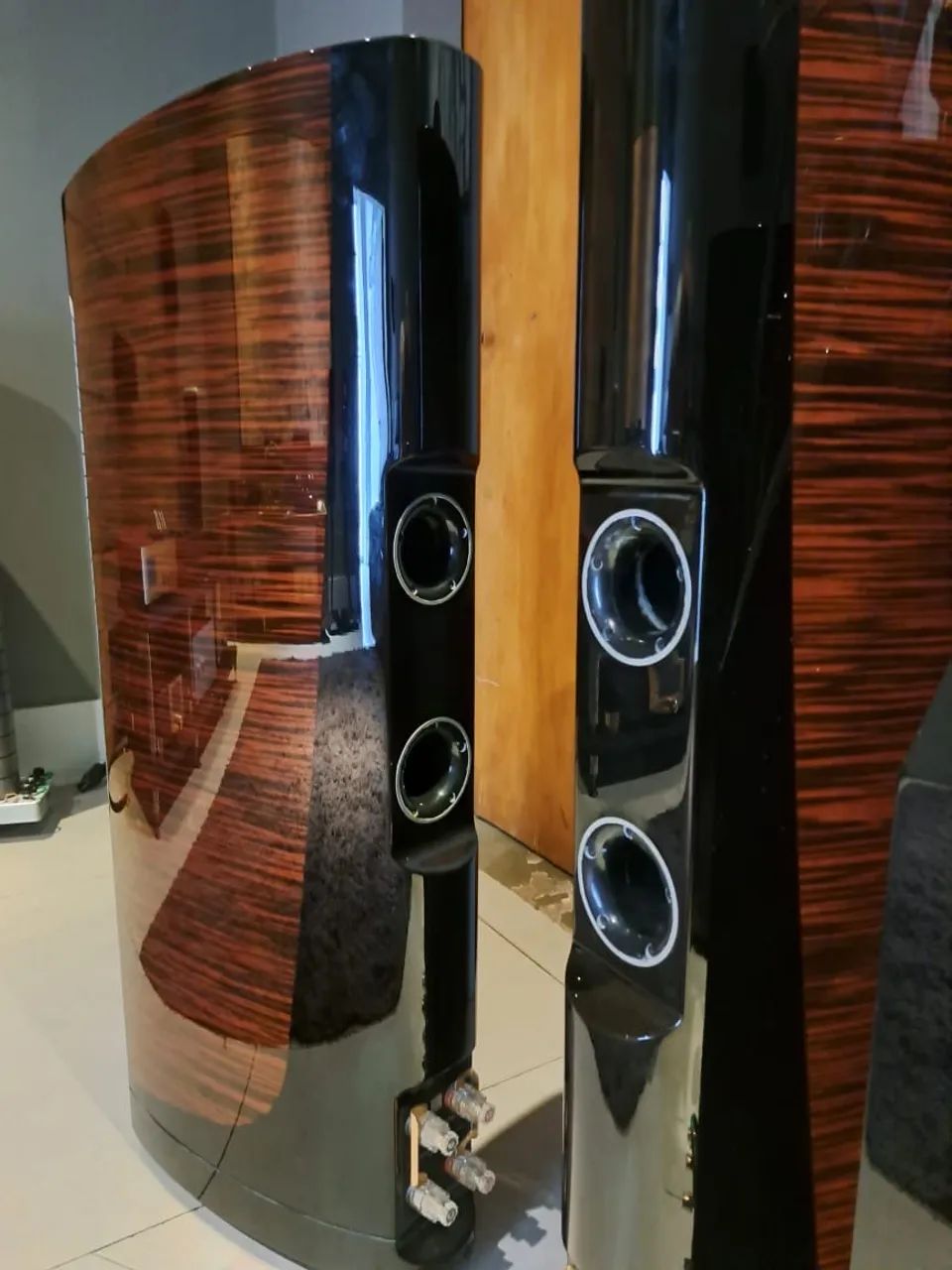 Caixas Dali Epicon 6 