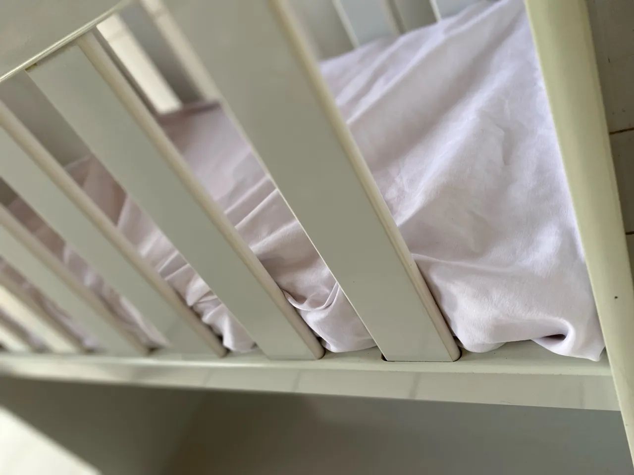 Mini berço de madeira - Foto 3