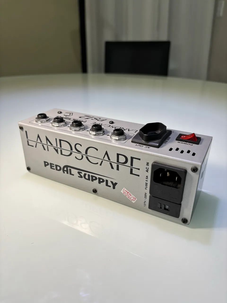 Fonte Landscape PS-12 para pedais