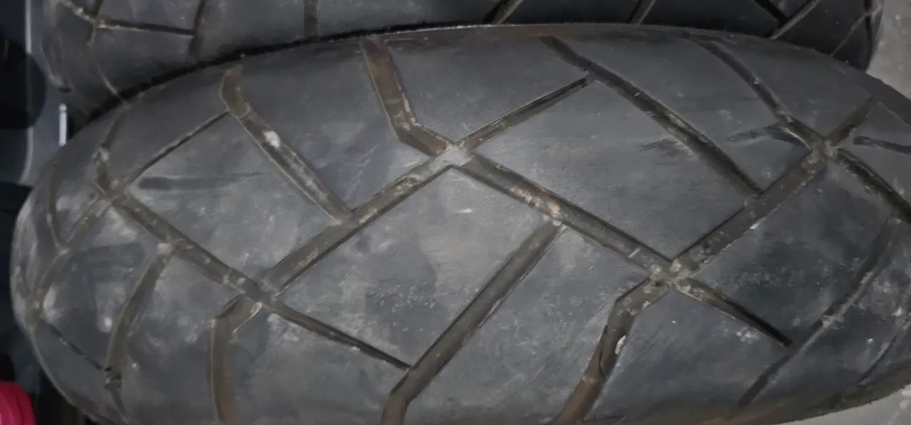 Jogo de Pneus para moto 120/70R17 e 160/60R17 Aro 17 usados mas com muita borracha.