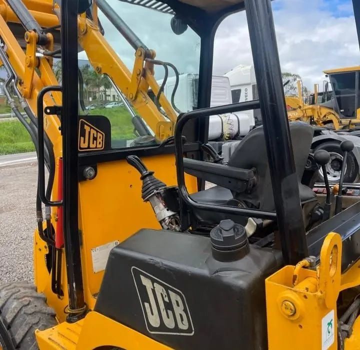 Mini Retroescavadeira jcb 1cx ano 2010 - Foto 6