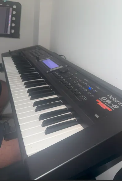 Roland GW8 Workstation, Excelente Teclado semi-novo impecável.
