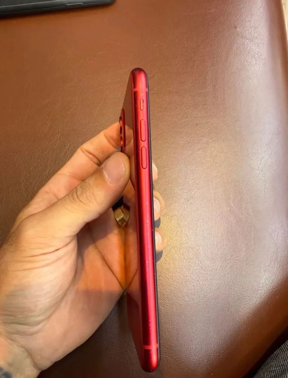 iPhone 11 128GB VERMELHO  - Foto 3