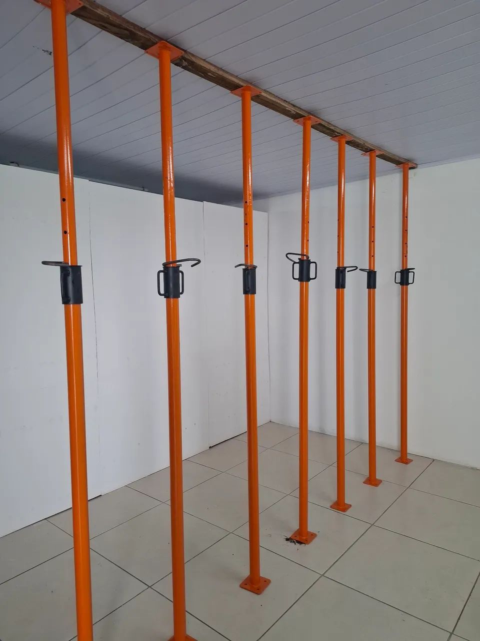 Escoras metalicas
