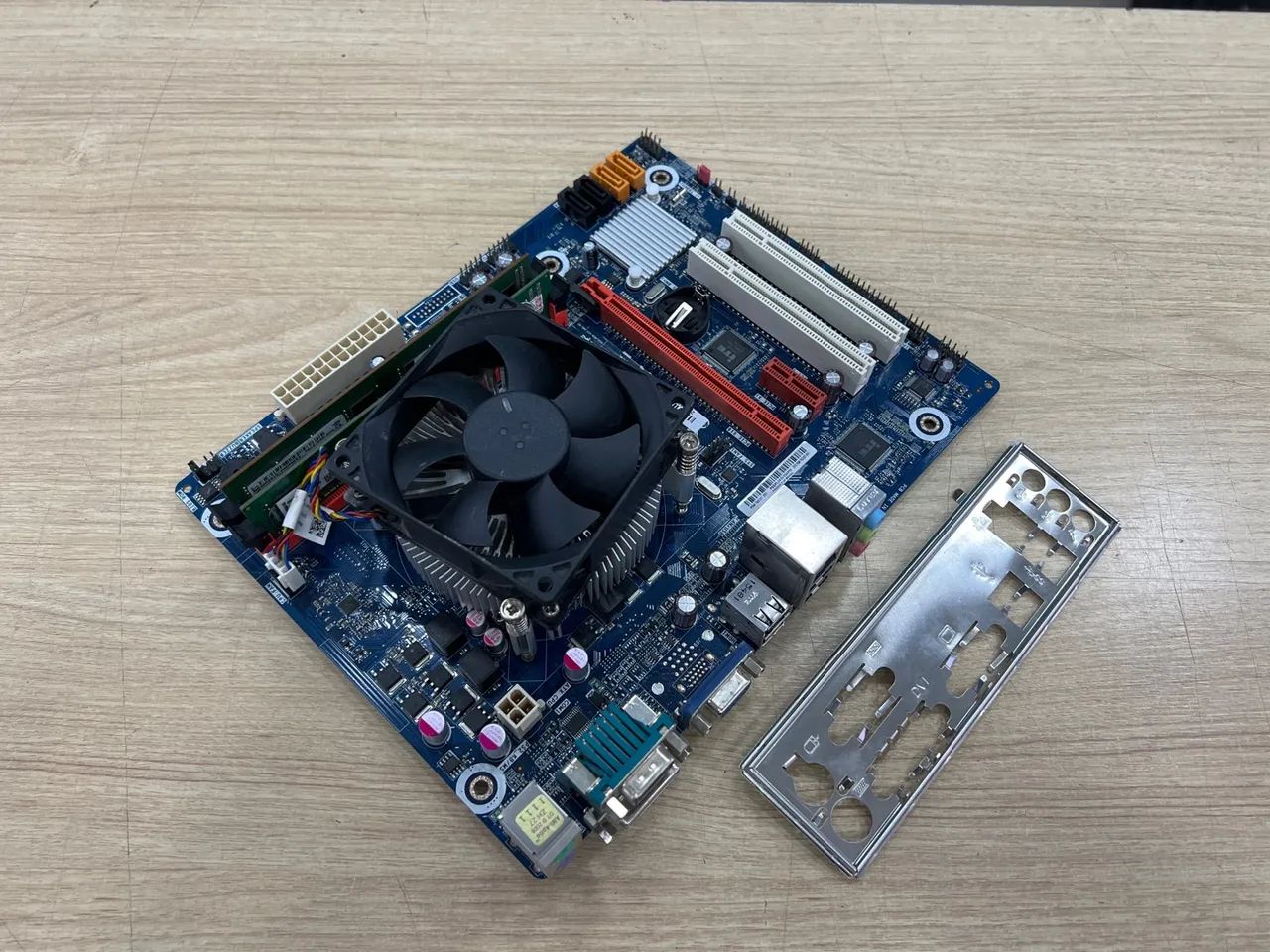 Placa Mãe HP IPMH81-P1 1150 kit  - Foto 3
