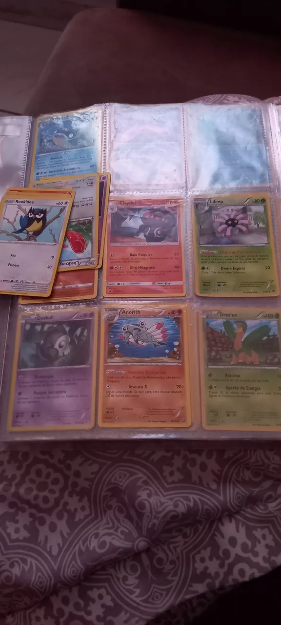 Vendo mais de 150 Cartas Pokémon por R$ 100,00 não faço entregas
