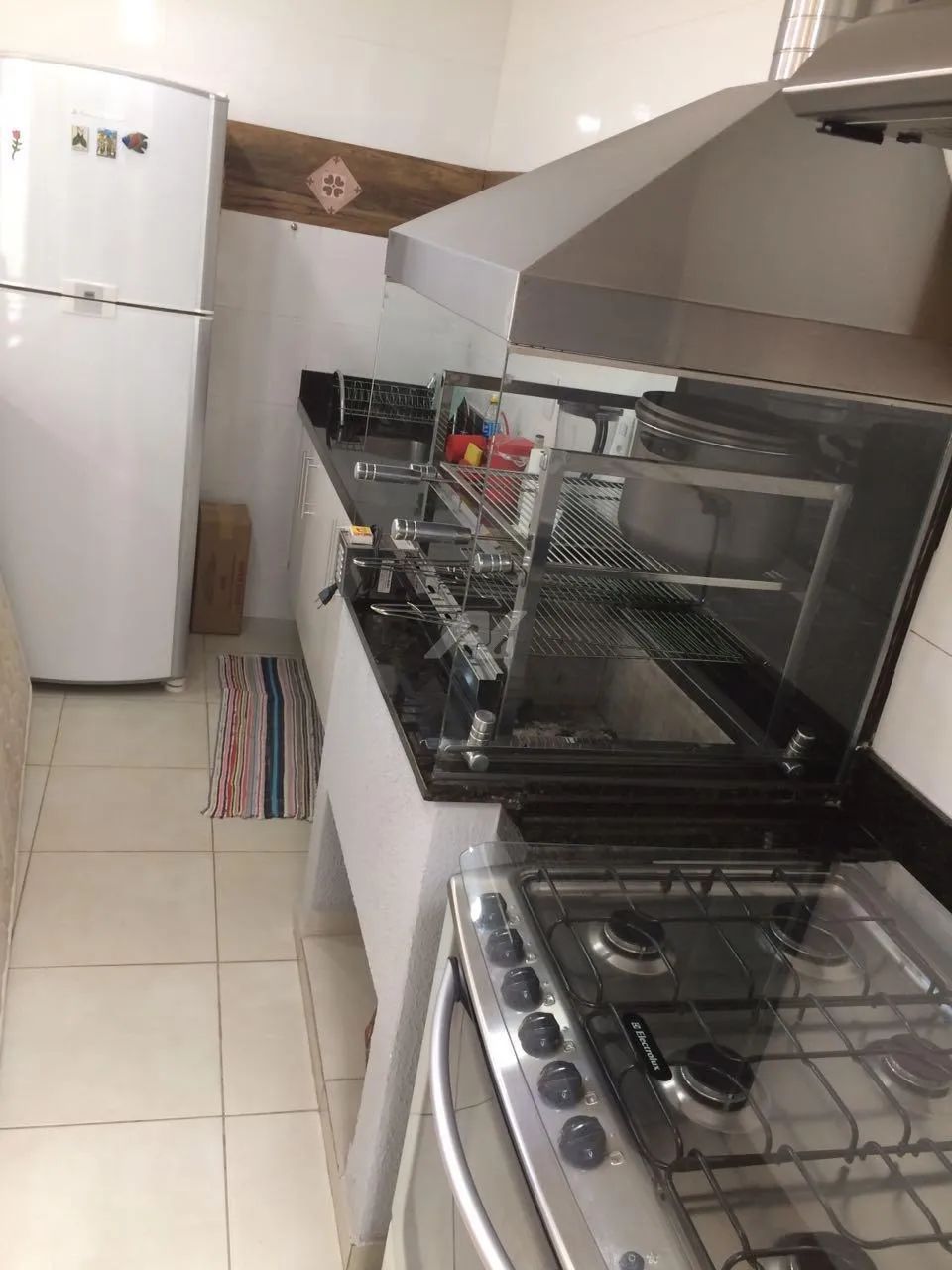 Ótimo sobrado com 3 suítes, área gourmet e piscina - Foto 5