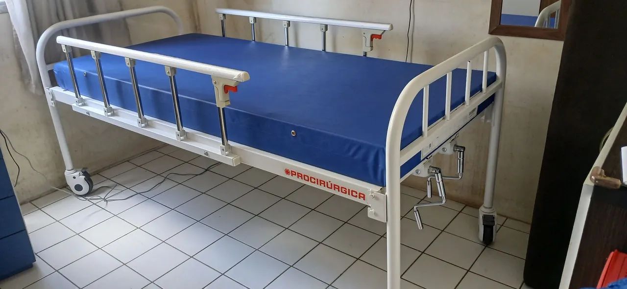 Cama hospitalar com colchão e somente 1 semana de uso - Foto 2