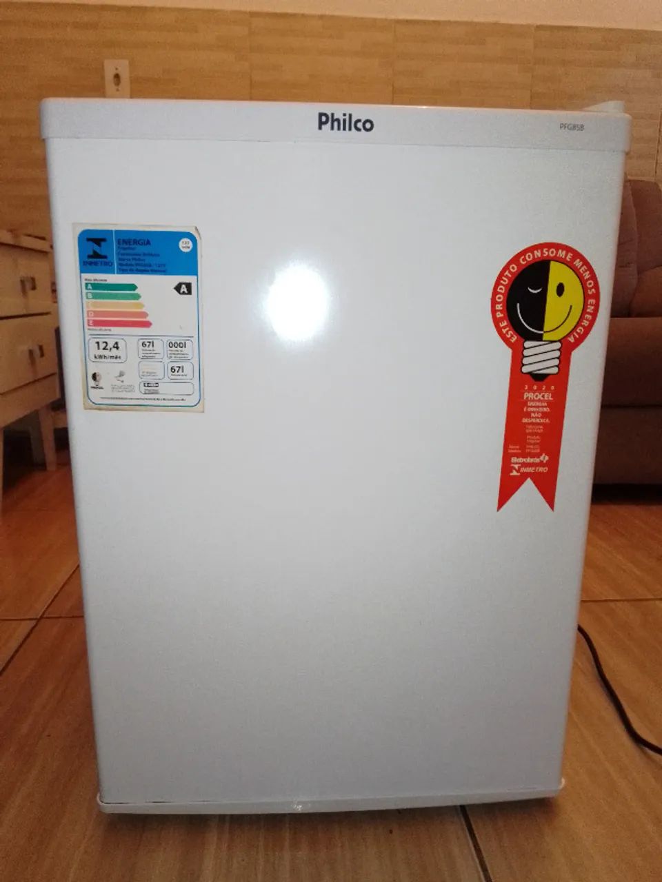 GELADEIRA BRASTEMP 375L +FRIGOBAR PHILCO 67L + FOGÃO ESMALTEC 4 BOCAS+SOFÁ 2 LUGARES