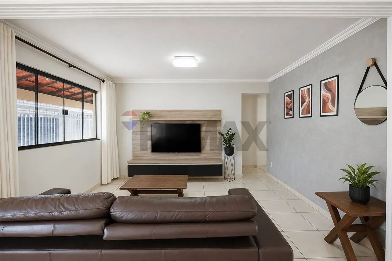 CASA TERREA NA QE 5 DO GUARA I COM 3 QUARTOS GARAGEM COM 2 VAGAS E EDÍCULA COM 2 QUARTOS A - Foto 3