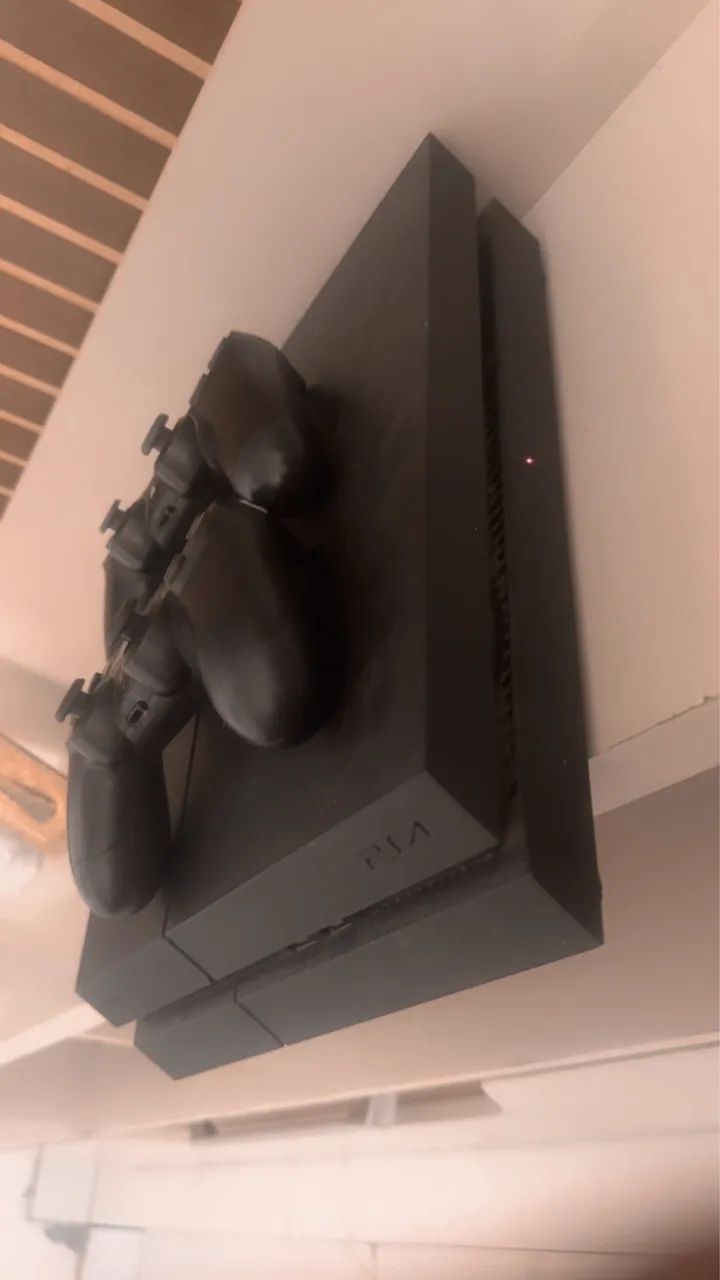 Play 4 muito novo  - Foto 2