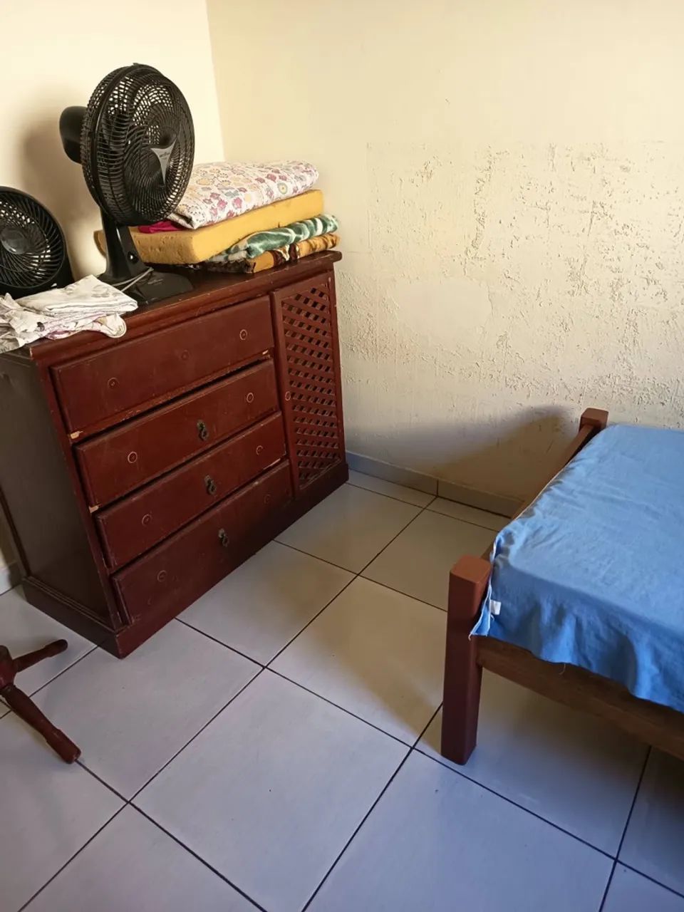 ALUGO QUARTO INTERIOR DA CASA - Foto 2