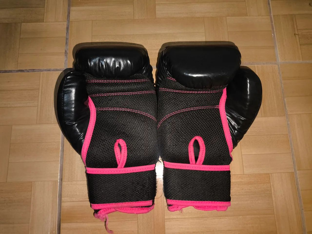 par de luvas de boxe rosa - Foto 2