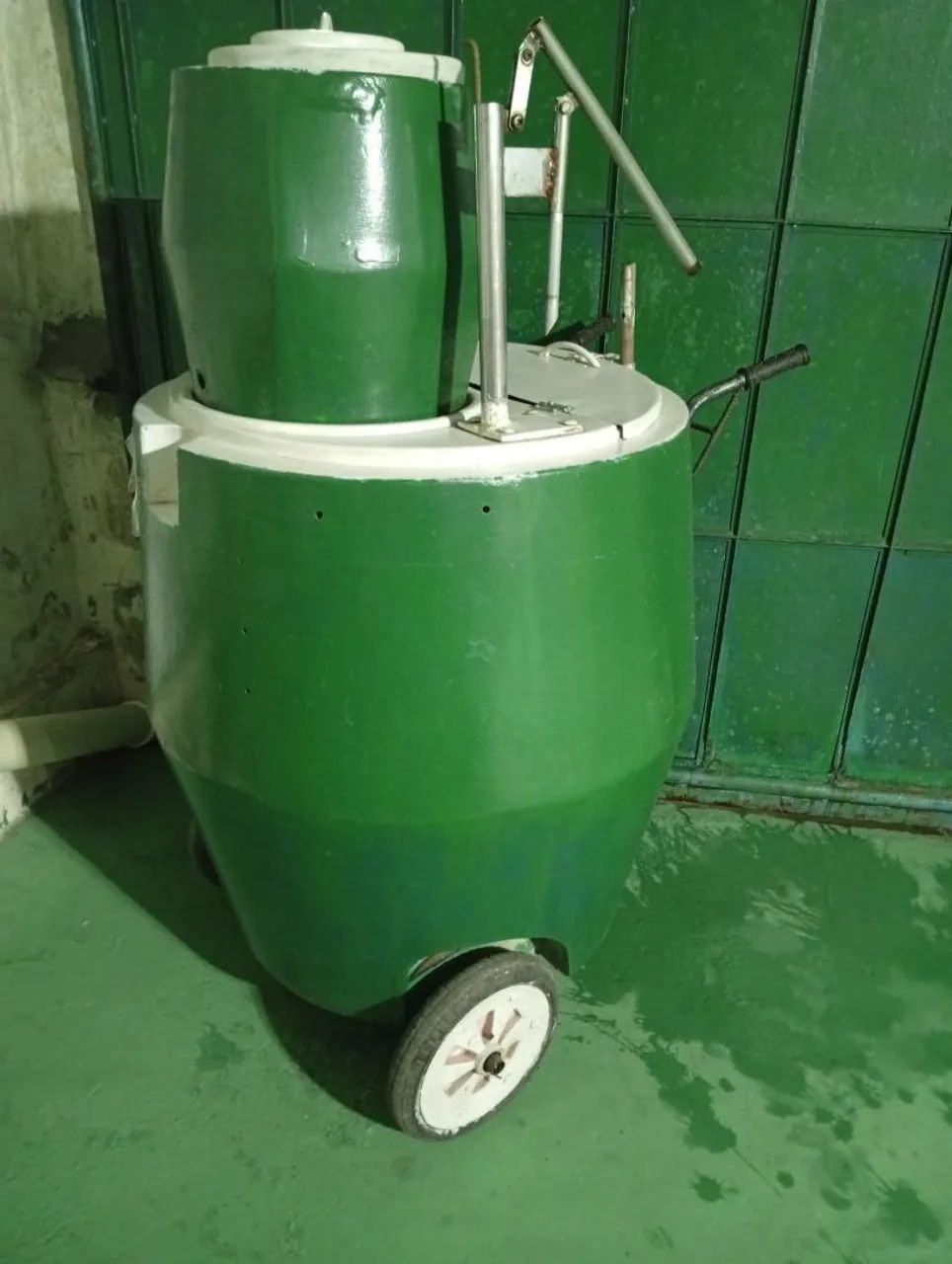 Vendo ou troco carrocinha de água de côco  - Foto 4
