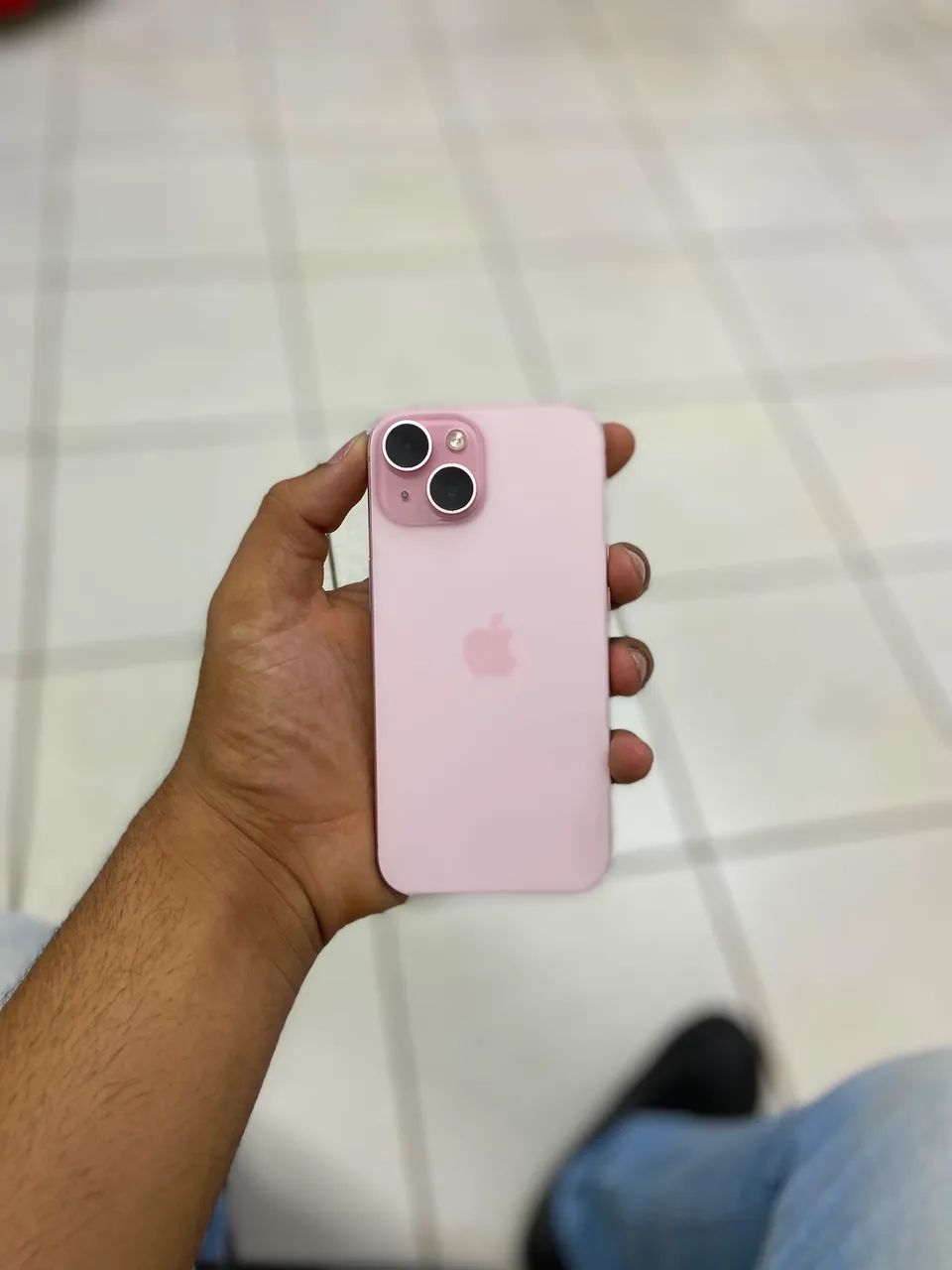 Vende-se iPhone 15 - Rosa - 128 GB - Bateria 86% - Foto 5