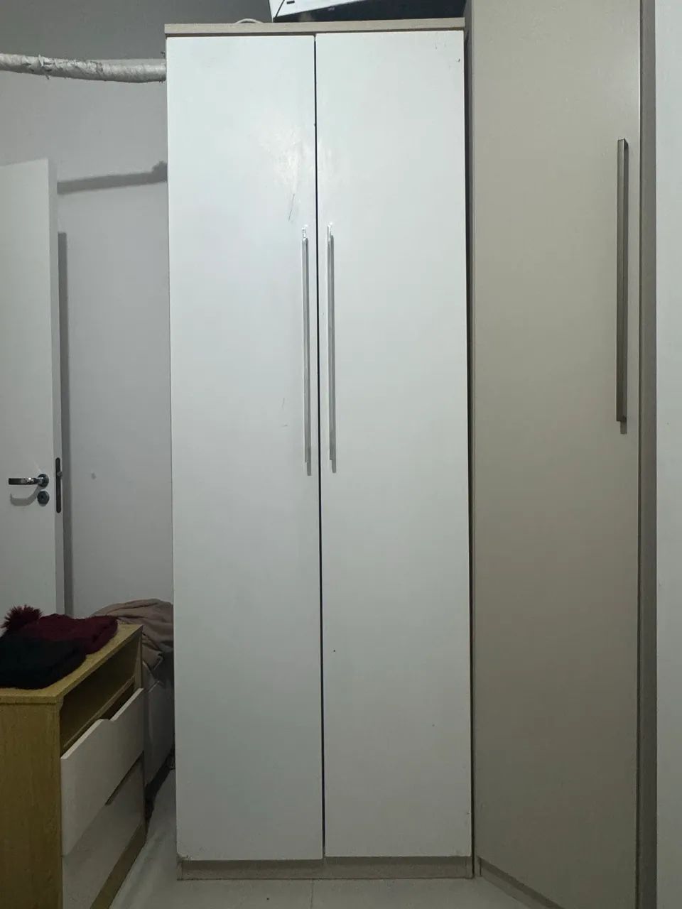 Guarda roupa duas portas 