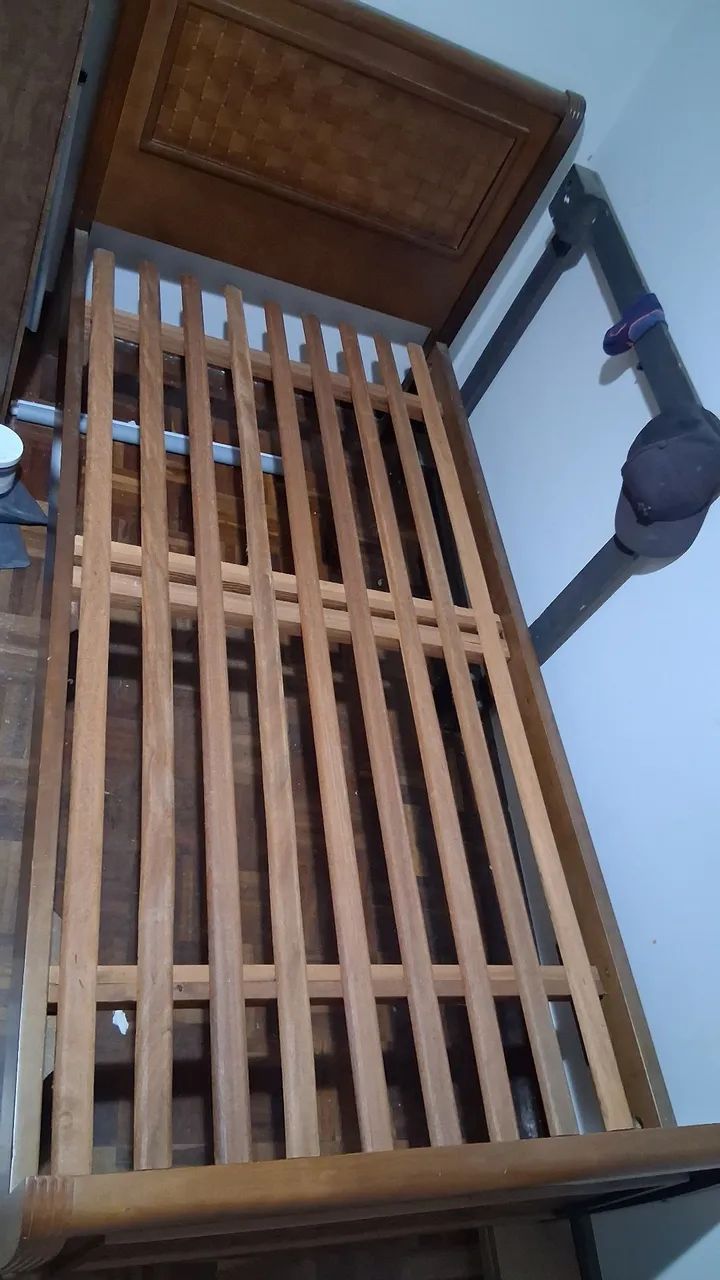 BELO HORIZONTE --- Cama Solteiro (ÓTIMO ESTADO) madeira maciça.  - Foto 3