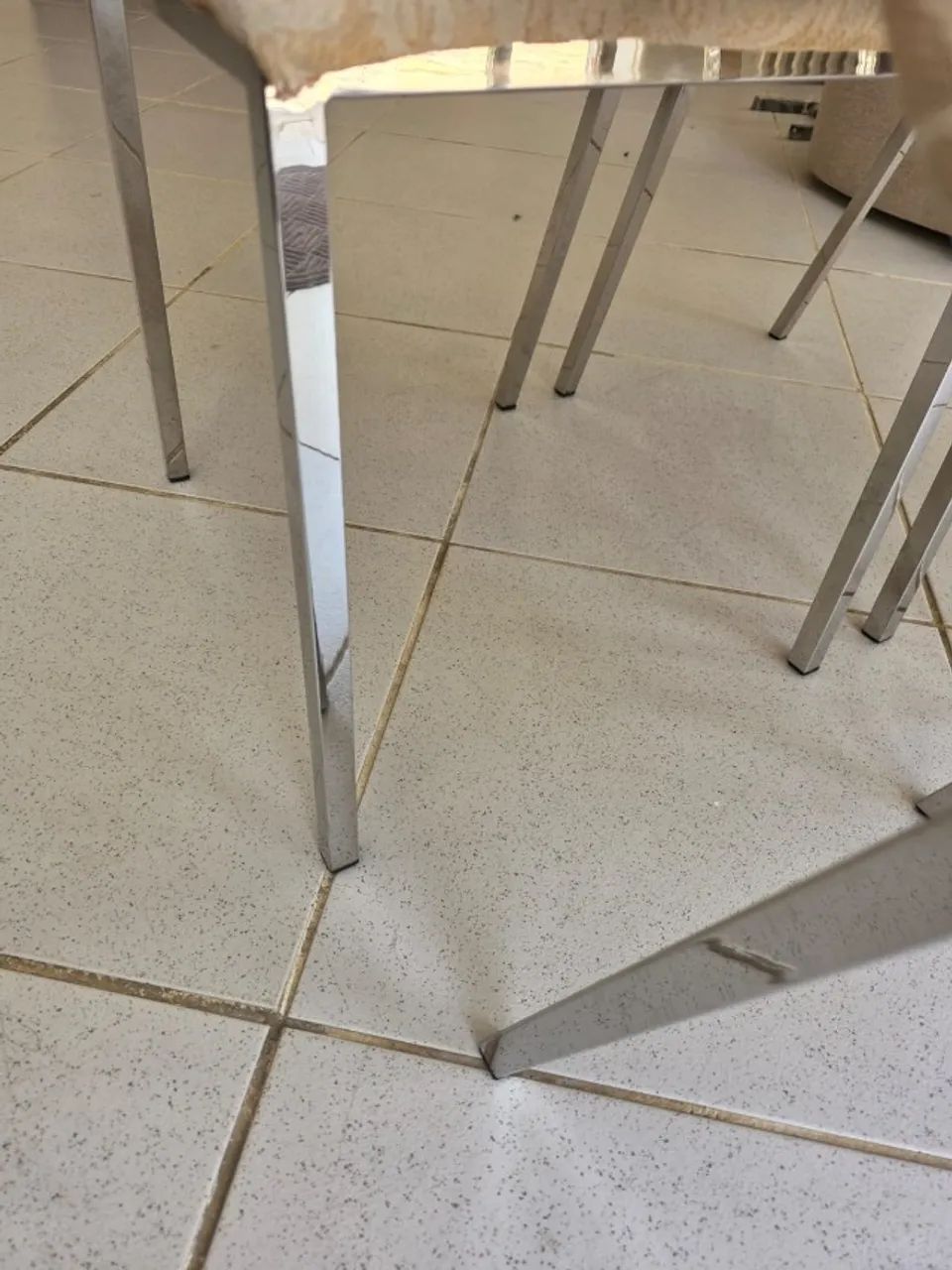 04 Cadeiras de mesa de jantar para reformar - Foto 5