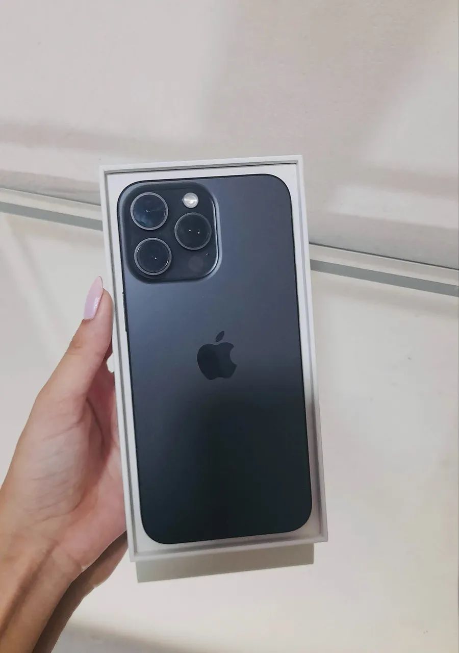 Vendo Iphone 15 pro Max. Em perfeito estado!
