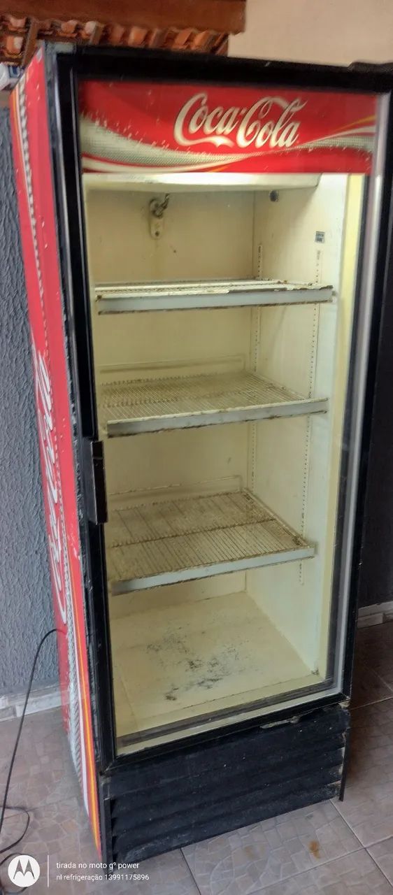Geladeira expositora metal frio v 220 funcionando valor 999 reais 
