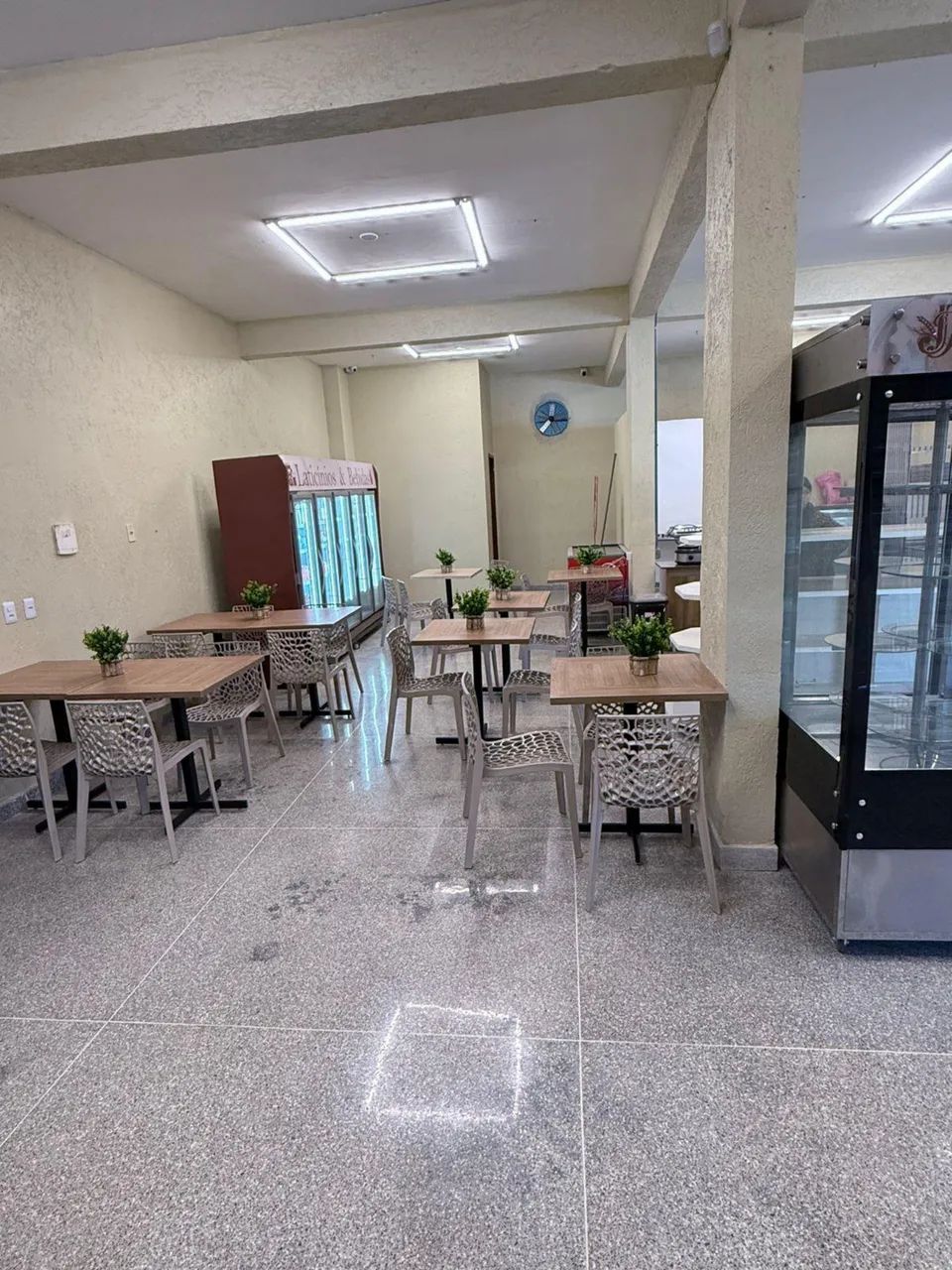 Fechando restaurante/padaria - Venda de Móveis, Utensílios e Equipamentos