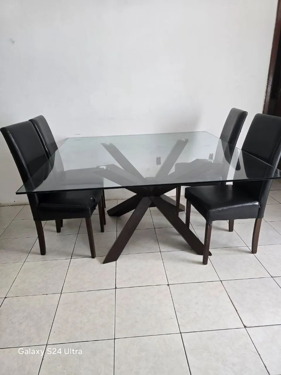 Mesa de vidro com 4 cadeiras  - Foto 4
