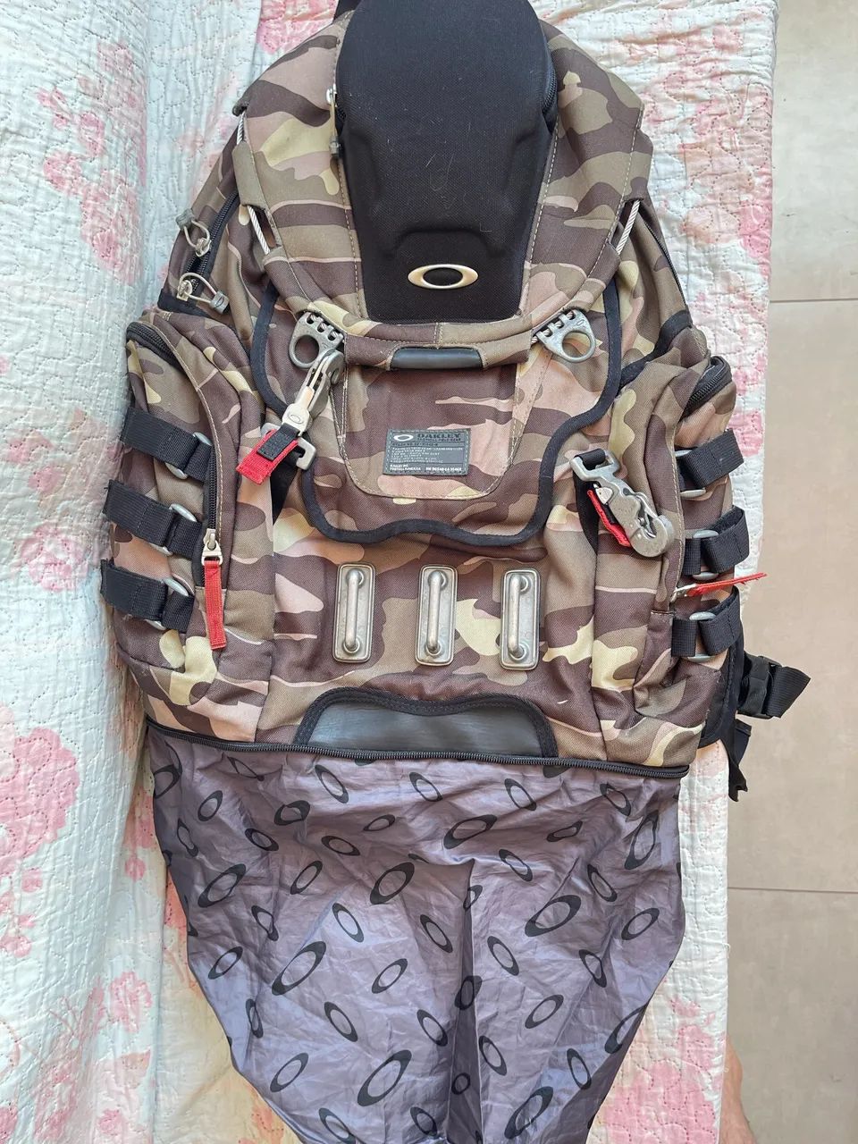 MOCHILA OAKLEY KITCHEN CAMO 9/10