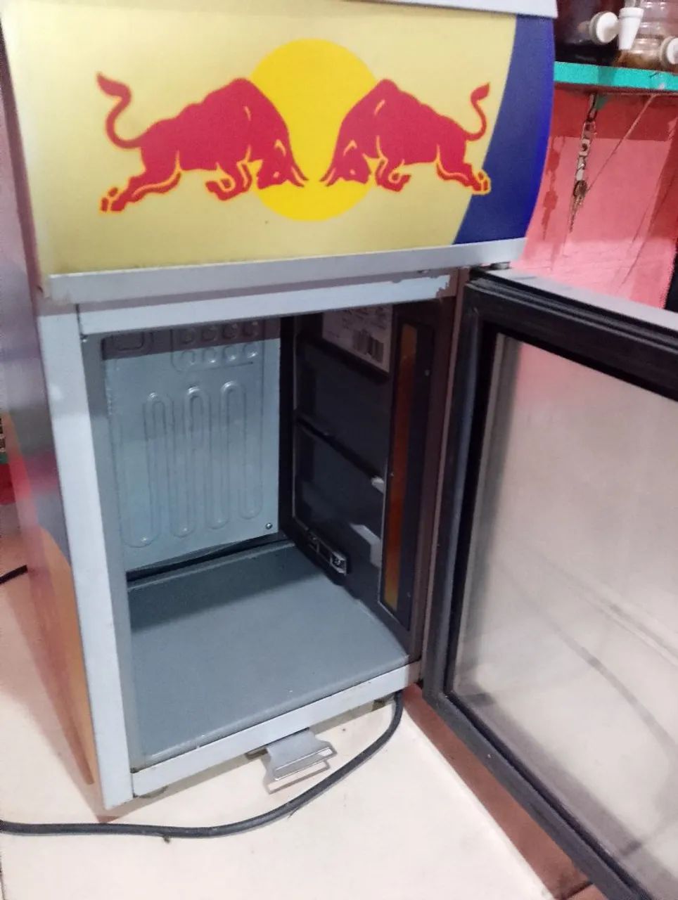 Frigobar red Bull 