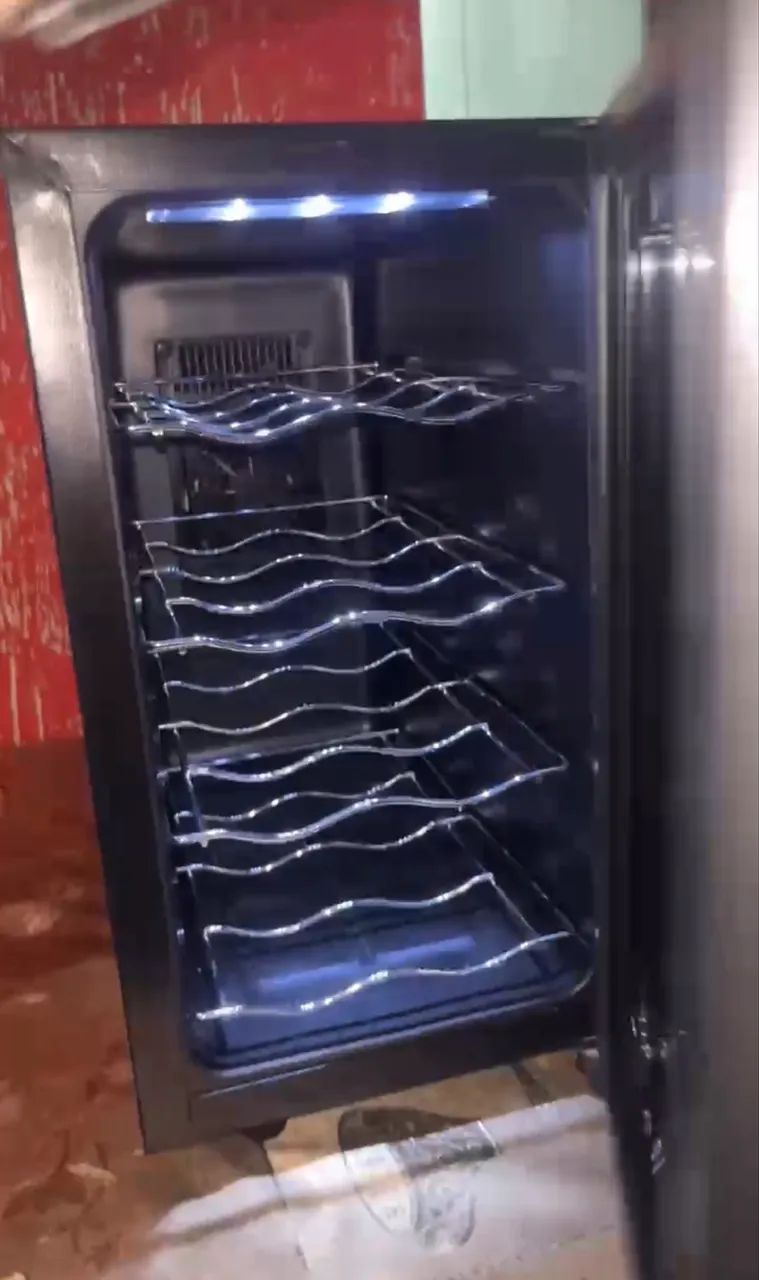 Adega Climatizada Electrolux Zerada - Foto 2