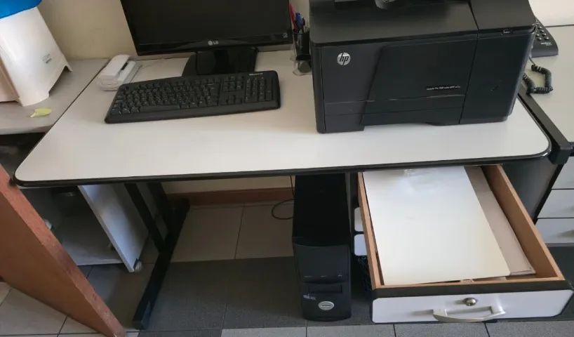 Mesa de Escritório 120 cm com 3 Gavetas - Foto 2