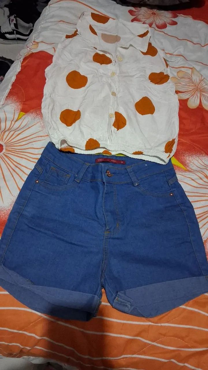 Blusa e shorts jeans os dois R$10,00
