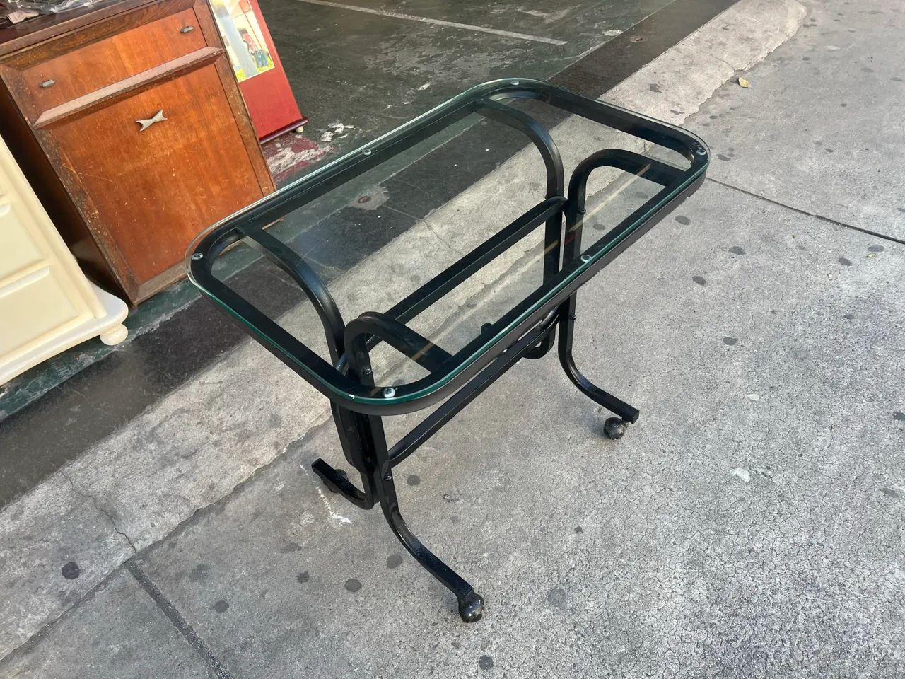 Mesa de Escritório com Tampo de Vidro