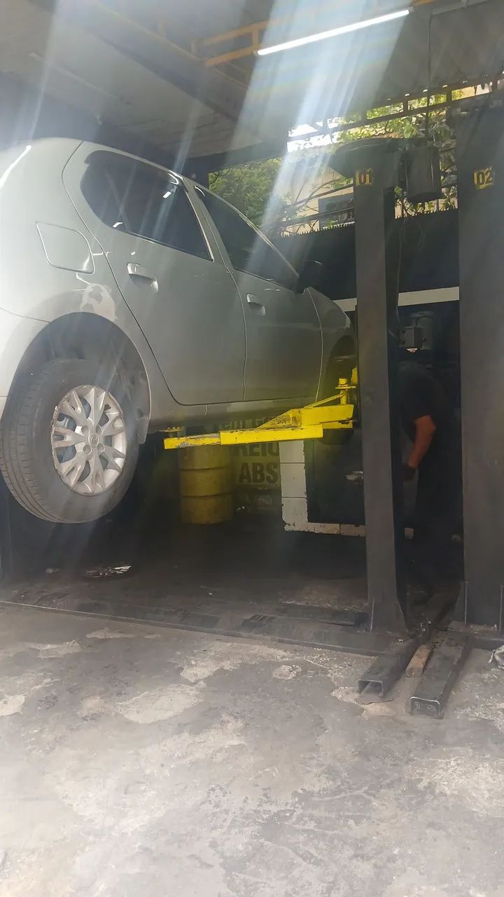 Vendo elevador automotivo 2.5 funcionando perfeitamente.  - Foto 2