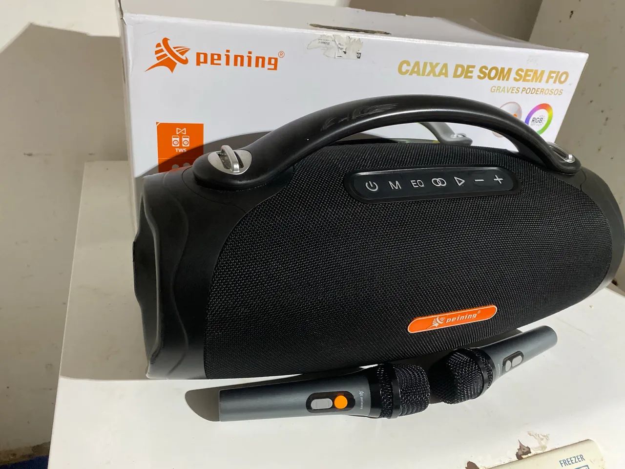 Caixa de som peining 