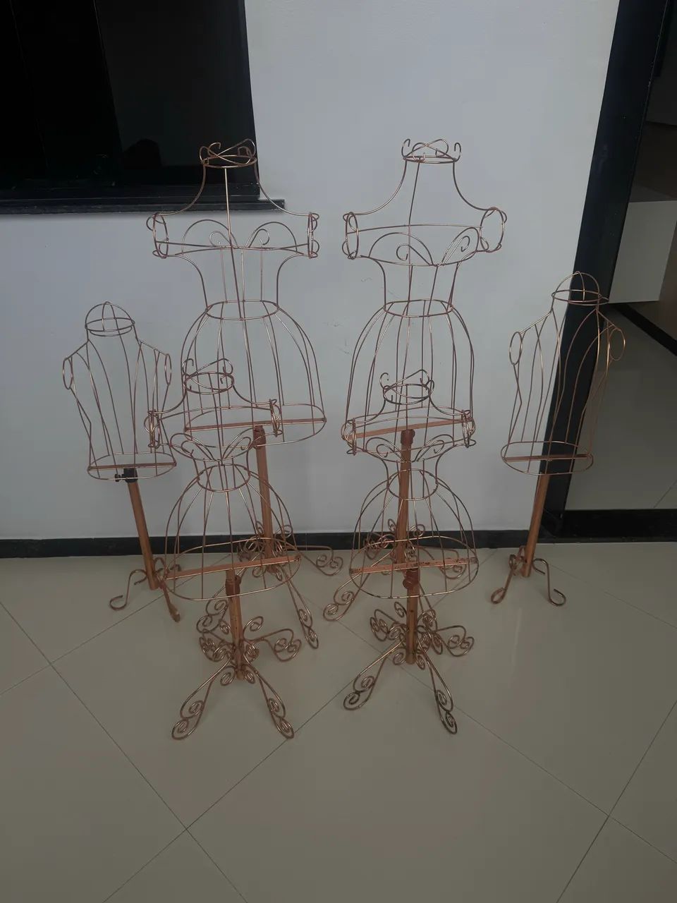 Manequim de roupas infantis 