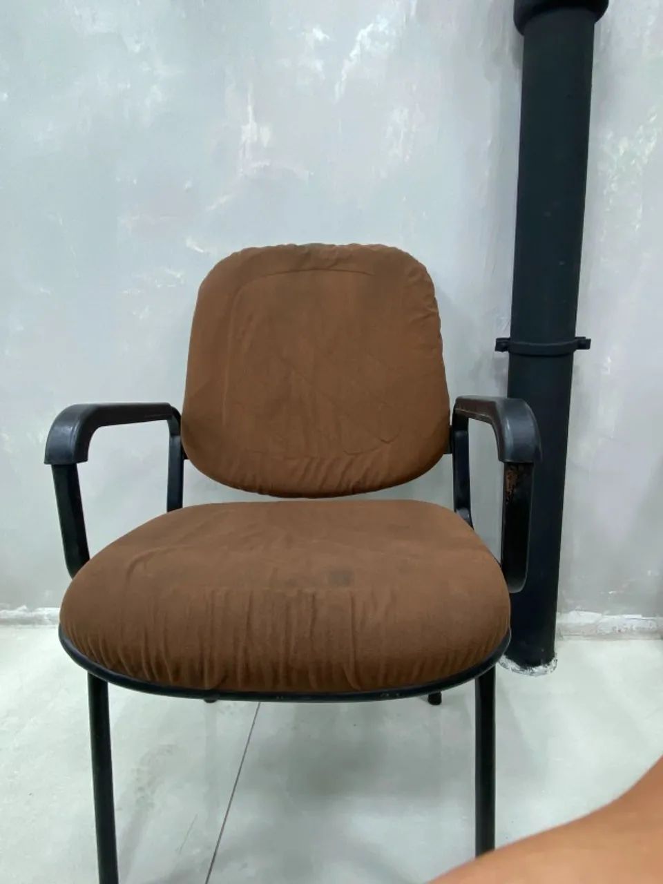 Cadeira de escritorio marrom