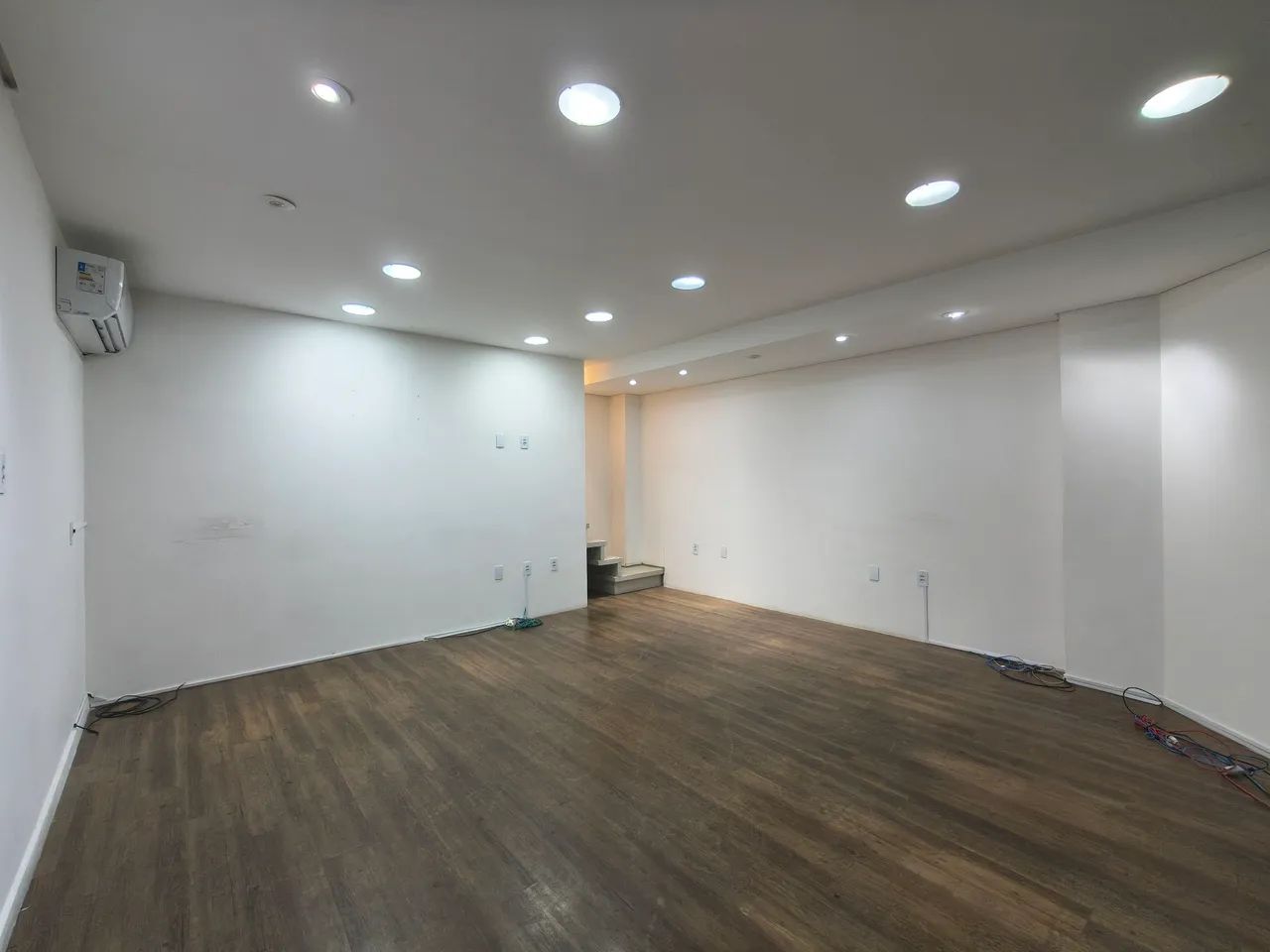 Sala Comercial Térrea no Centro de Florianópolis Pronta para Uso - Foto 2