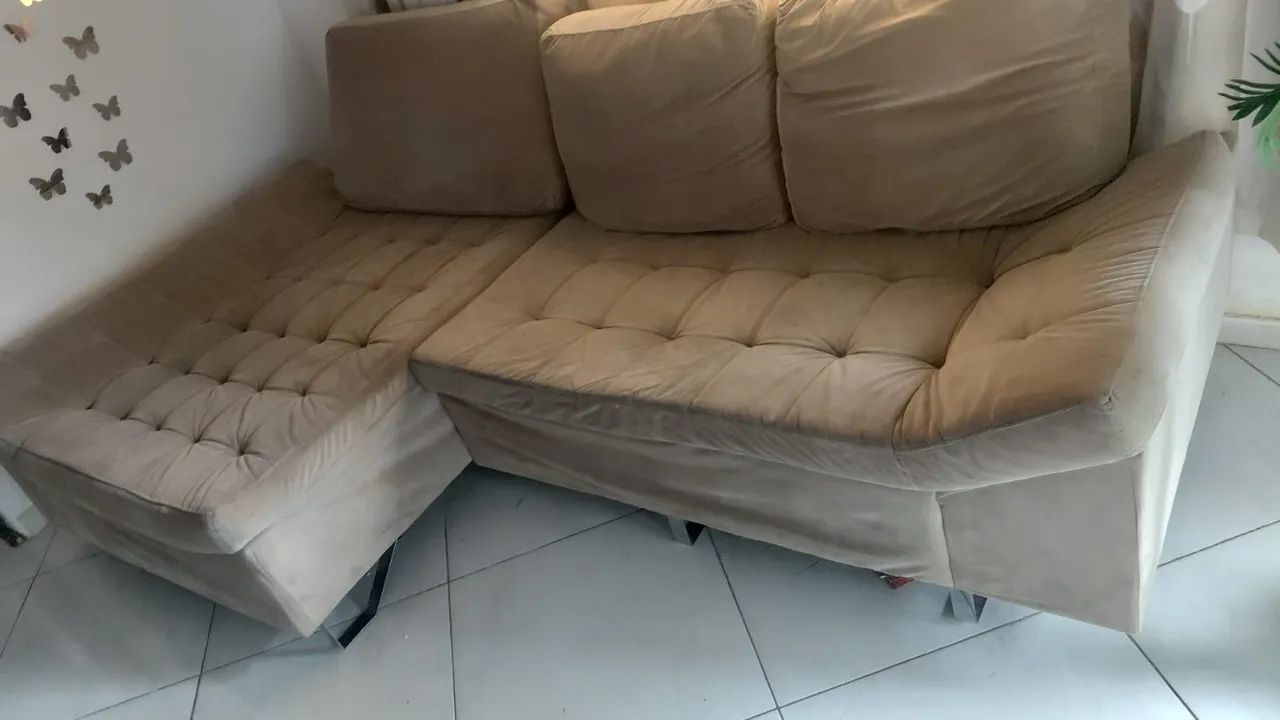 Sofá ton bege ele tem uma parte fixa ou o outro assento normal - Foto 3
