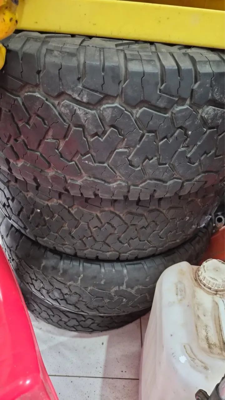 Pneu para caminhoneta 