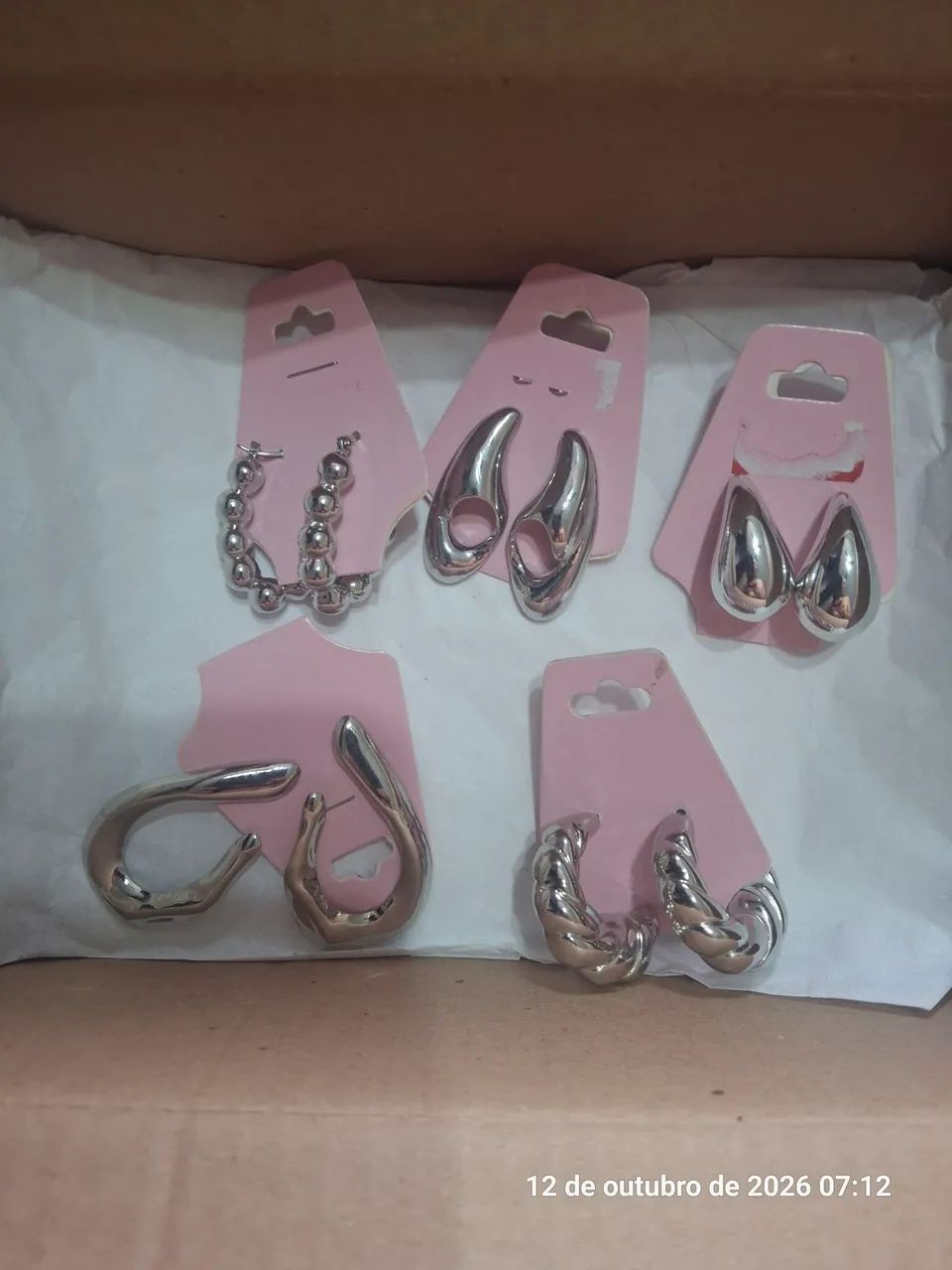 Brincos e Argolas