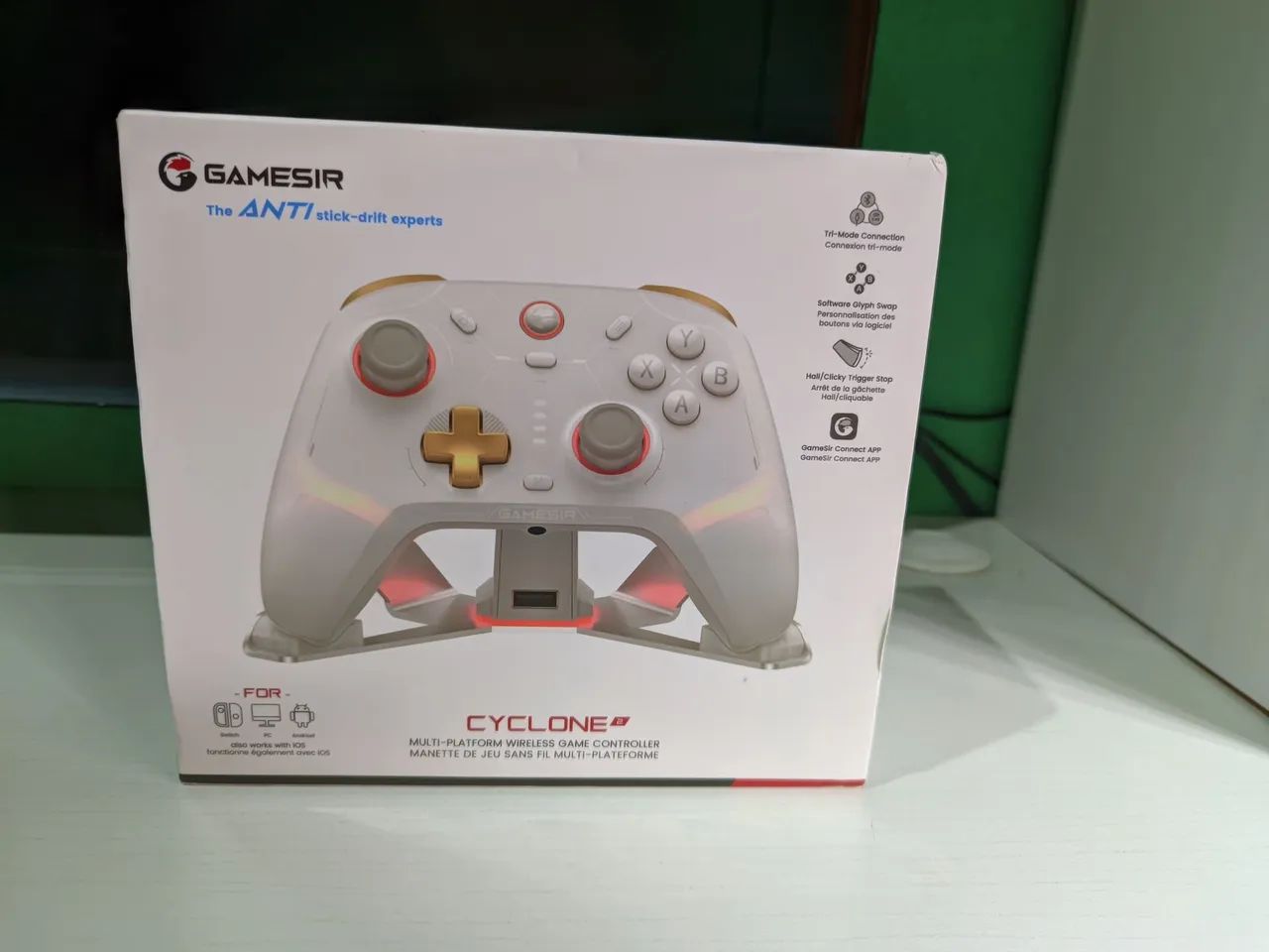 Controle Gamesir Cyclone 2 Wireless Com Dock Branco