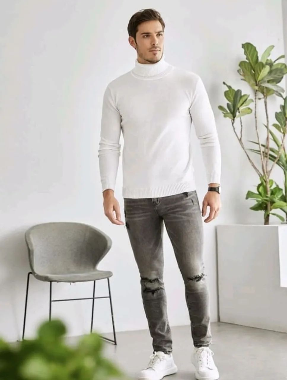 Suéter Masculino de Gola Alta Branco Manfinity - Foto 4